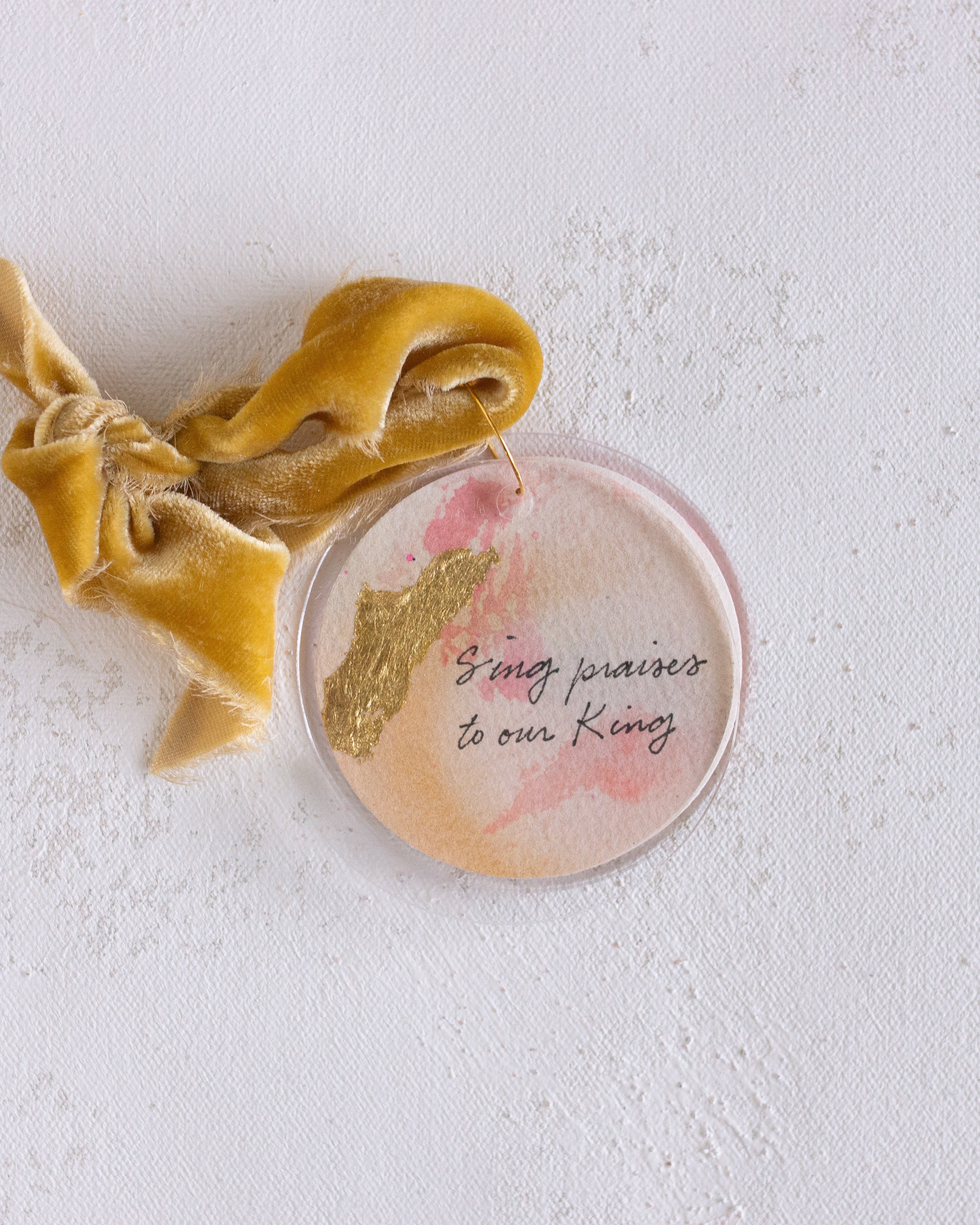 Sing Praises to Our King | Gold