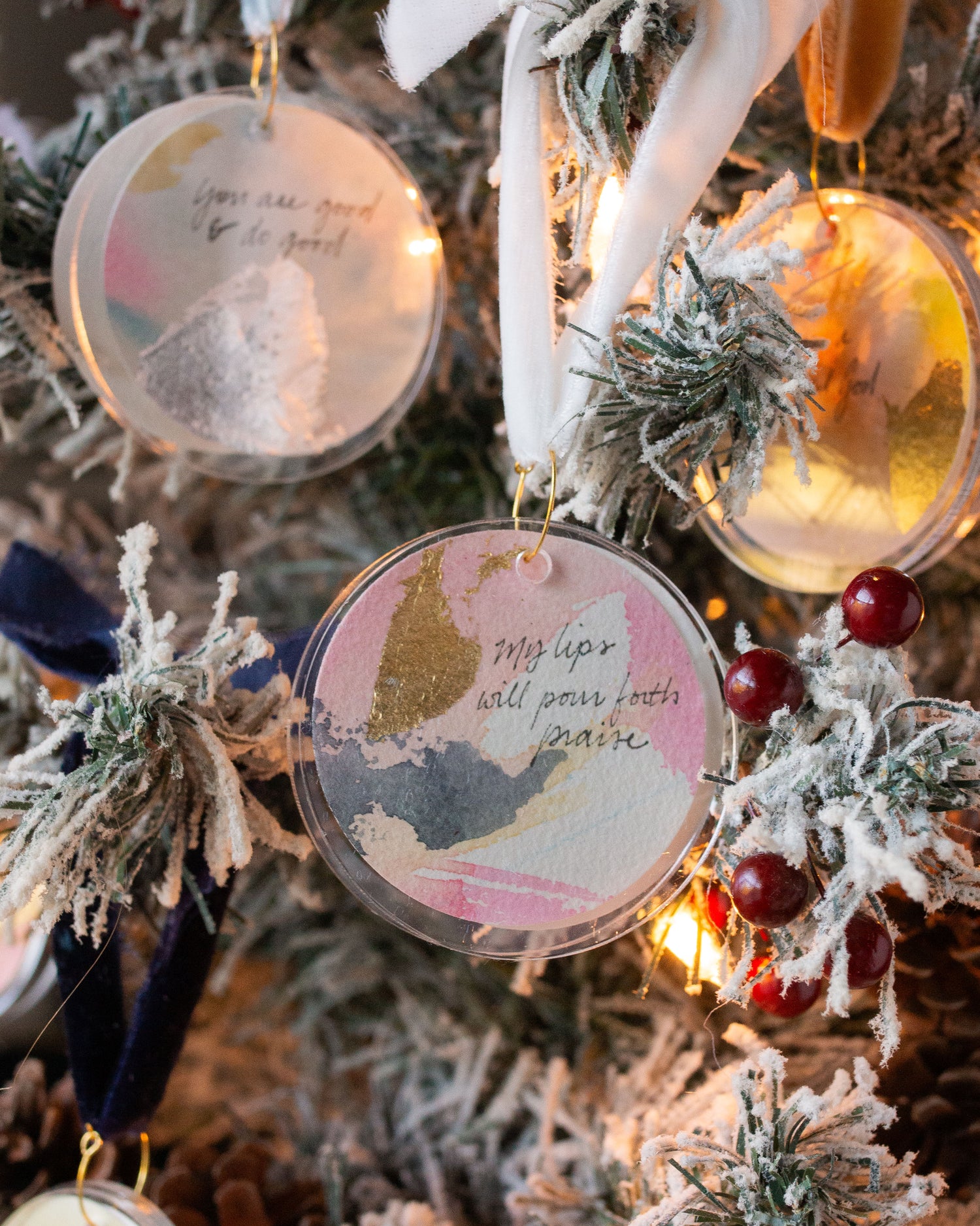 Pour Forth Praise | White