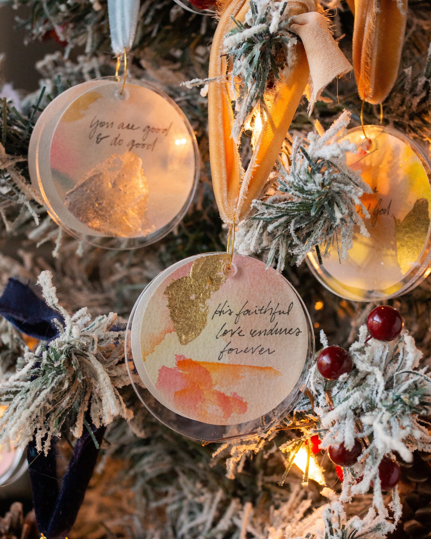 His Faithful Love Endures Forever | Tangerine